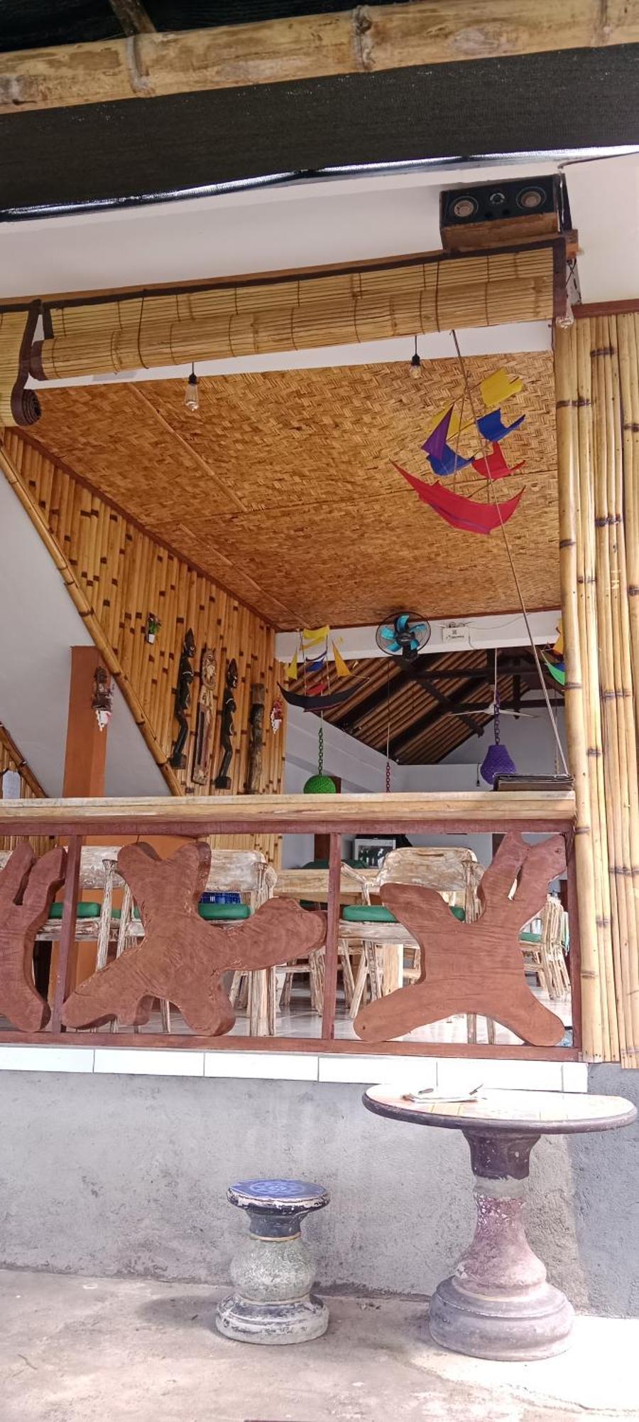 Beten Enjung Home Stay&Waroeng Amed Esterno foto