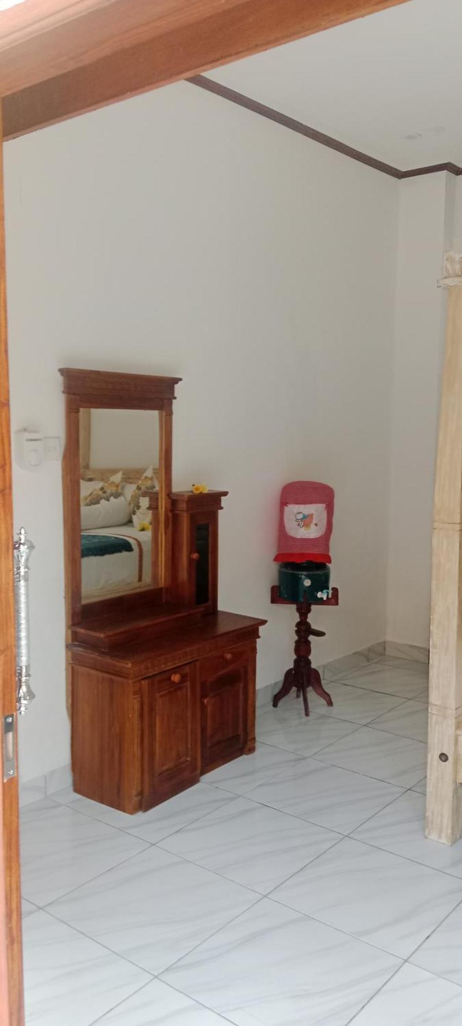 Beten Enjung Home Stay&Waroeng Amed Esterno foto