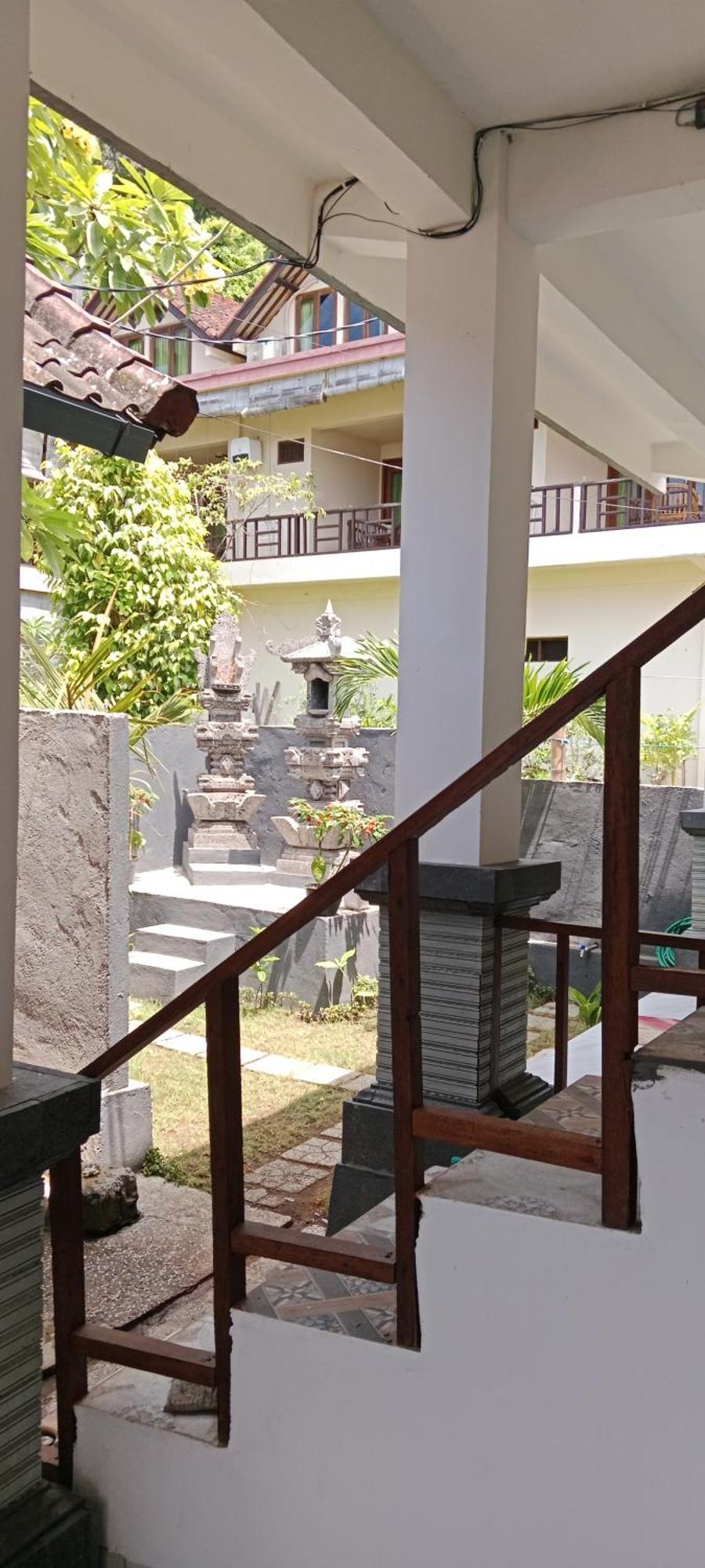 Beten Enjung Home Stay&Waroeng Amed Esterno foto