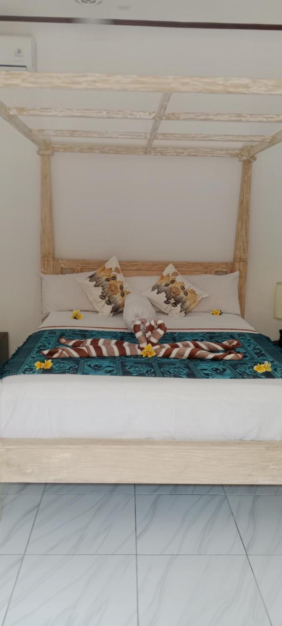 Beten Enjung Home Stay&Waroeng Amed Esterno foto
