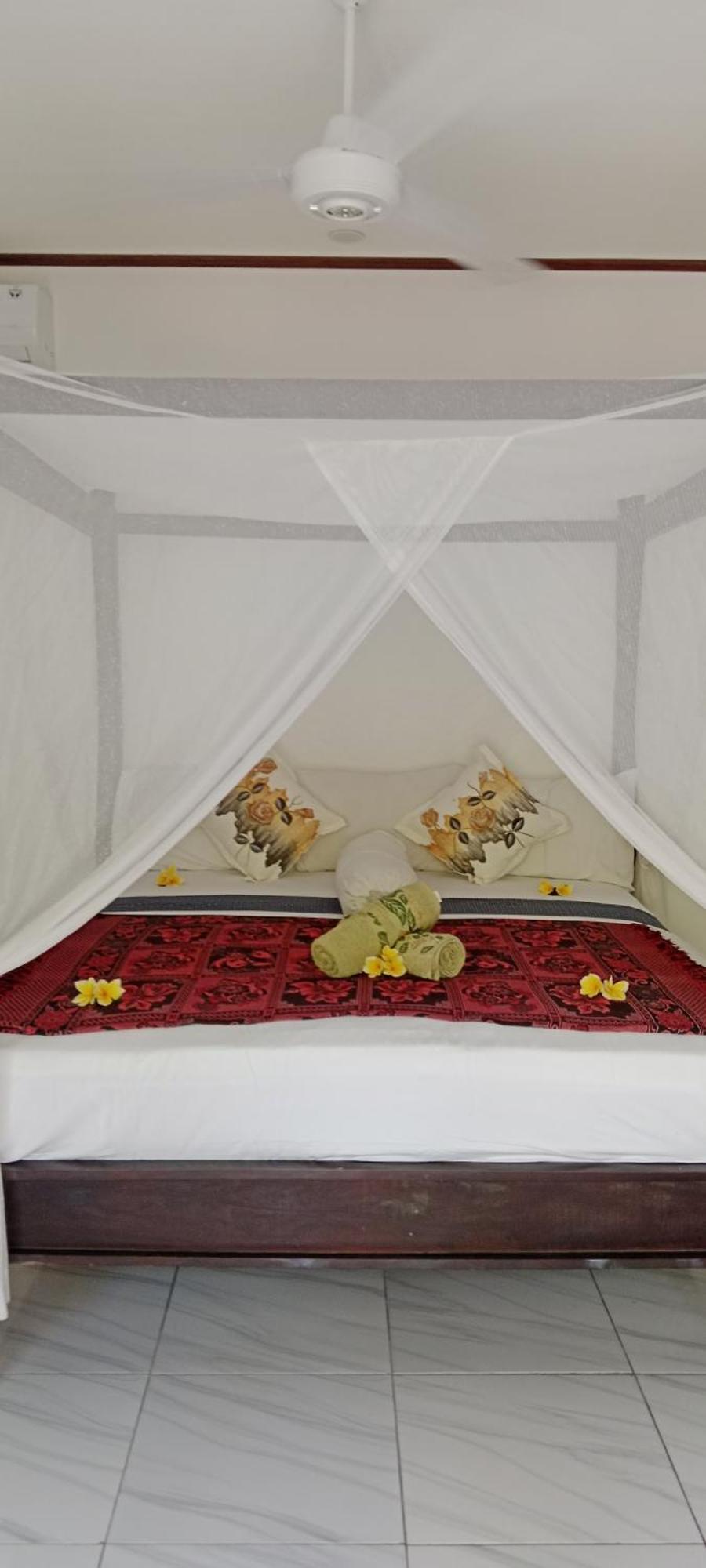 Beten Enjung Home Stay&Waroeng Amed Esterno foto