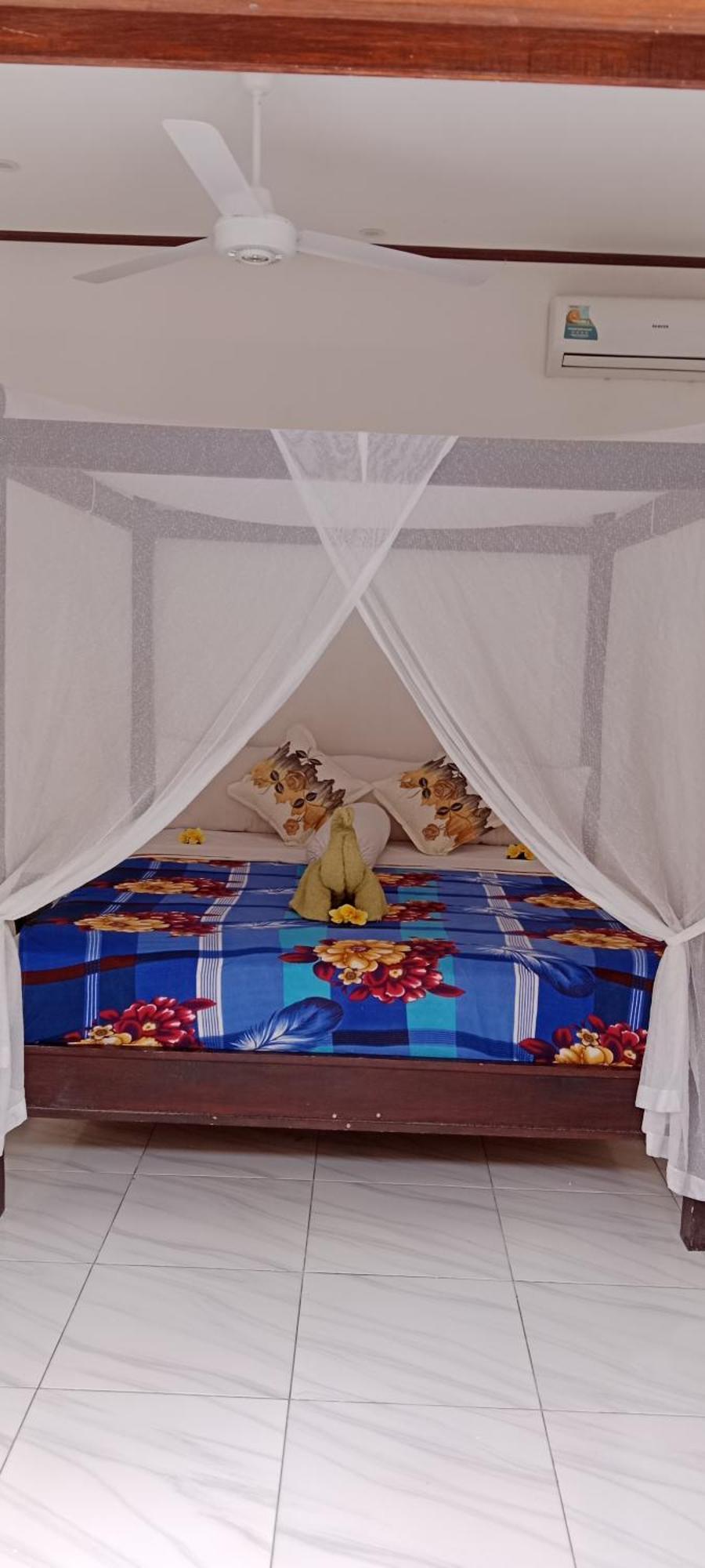 Beten Enjung Home Stay&Waroeng Amed Esterno foto