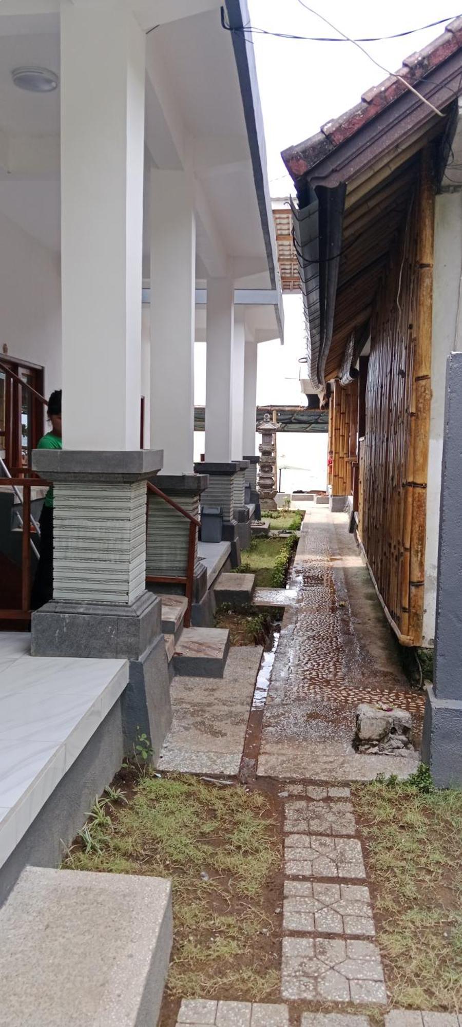 Beten Enjung Home Stay&Waroeng Amed Esterno foto