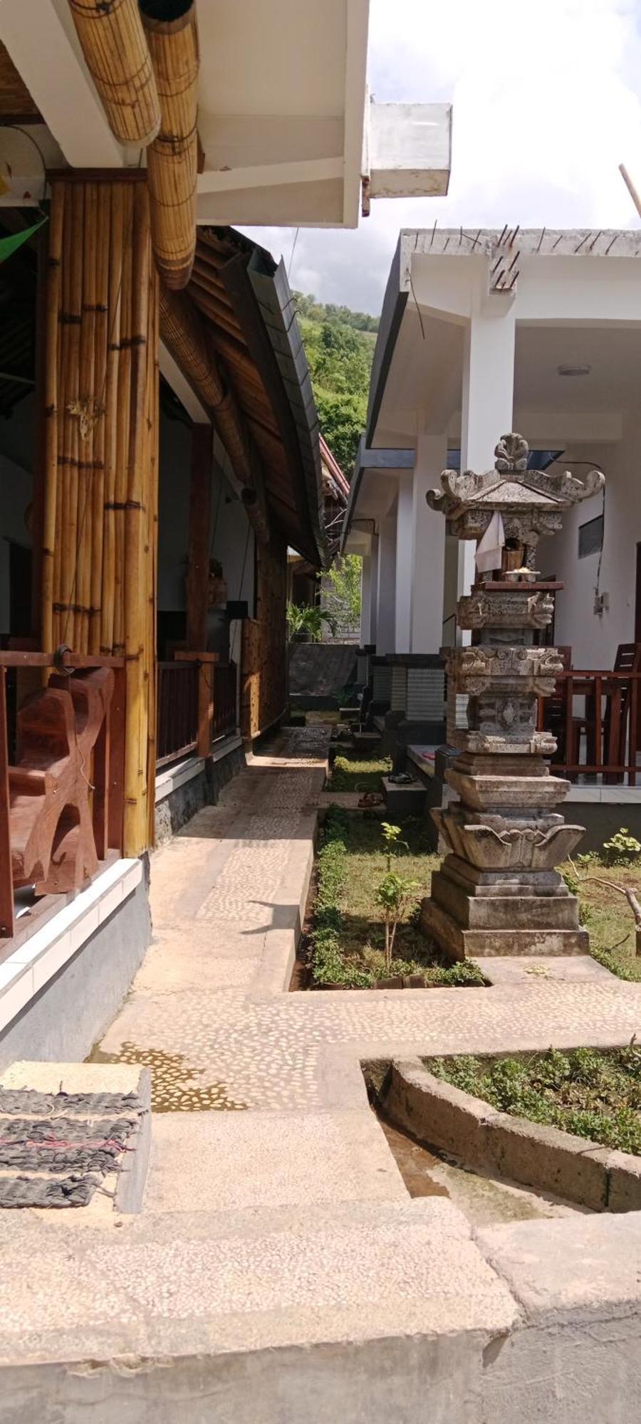 Beten Enjung Home Stay&Waroeng Amed Esterno foto